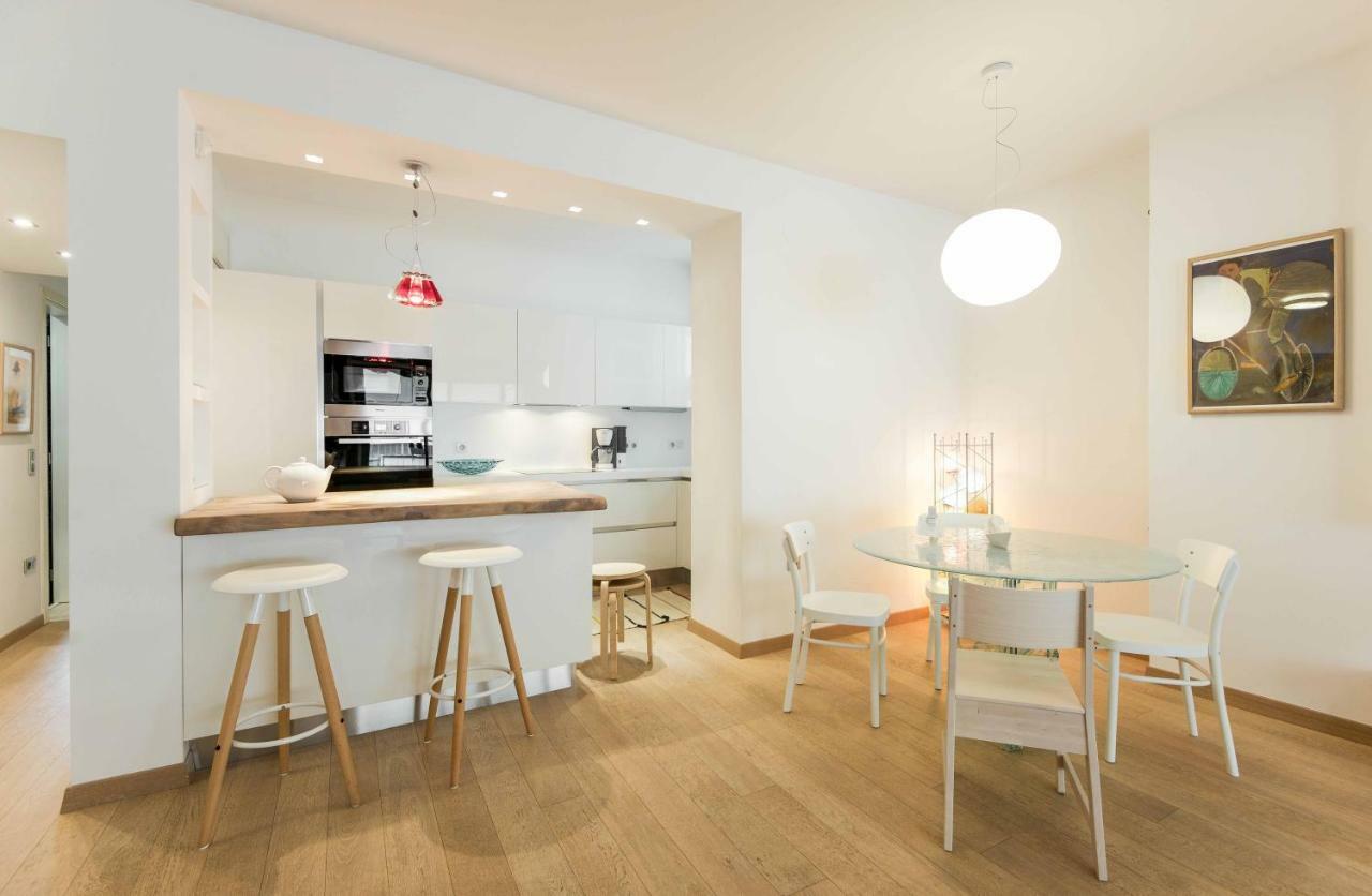 Stylish 3-Bedroom Apartment & Terrace Солун Екстериор снимка