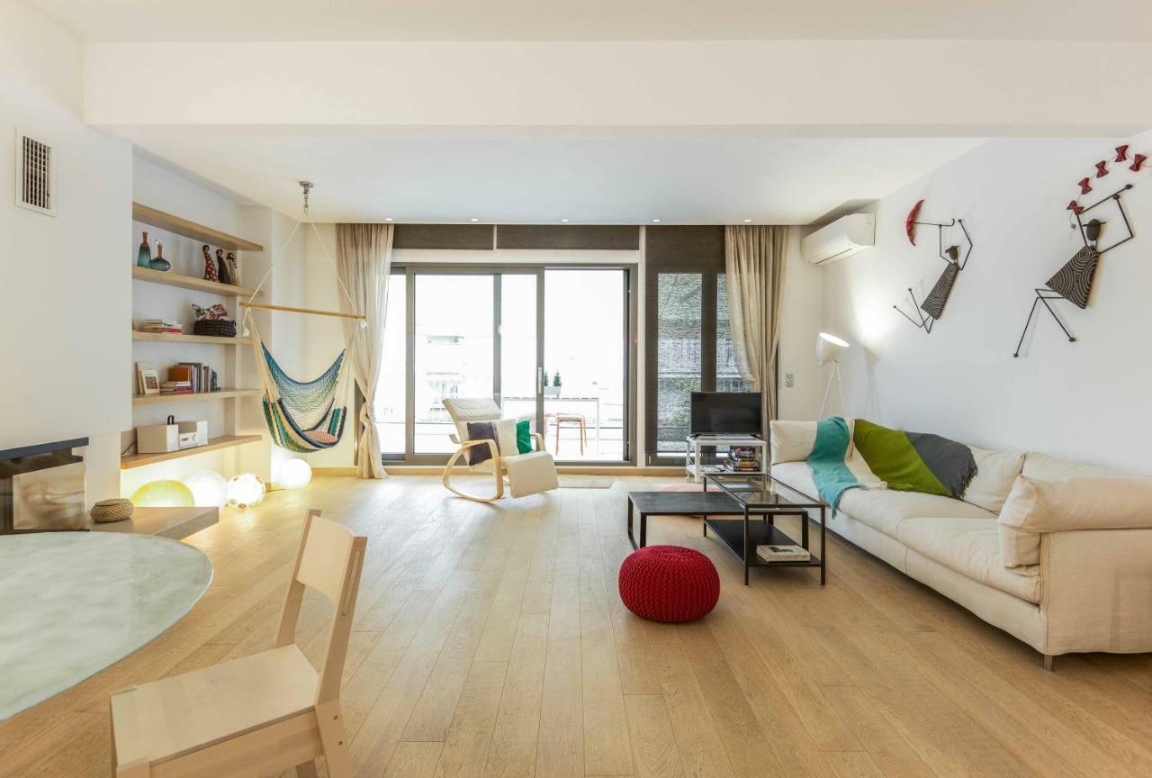Stylish 3-Bedroom Apartment & Terrace Солун Екстериор снимка