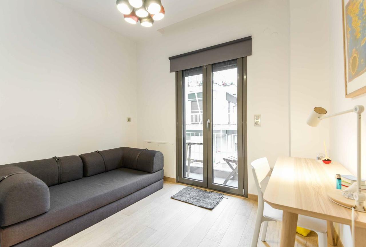 Stylish 3-Bedroom Apartment & Terrace Солун Екстериор снимка